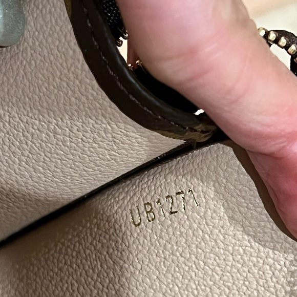 Brand new Toilet pouch 26 - Picture 10 of 15